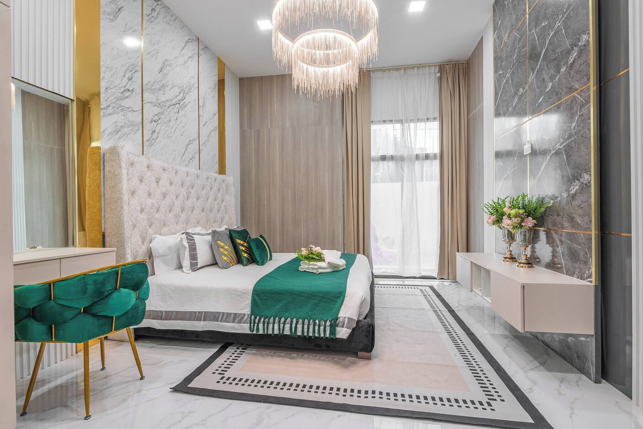 3 quartos, ferros/tábuas de passar roupa, acesso à internet