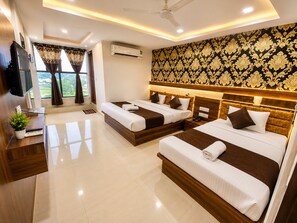 Family Room - Hotel Paradise (Ahmedabad)