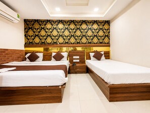 Family Room - Hotel Paradise (Ahmedabad)