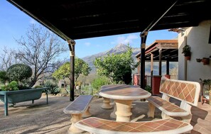 Outdoor dining - Gorgeous home in Jimera de Libar (Jimera de Libar)