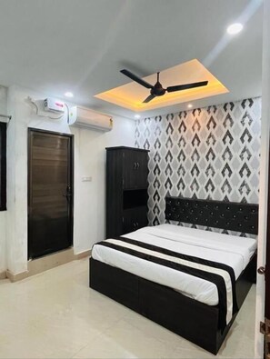 Bàn, khu vực làm việc phù hợp cho laptop 