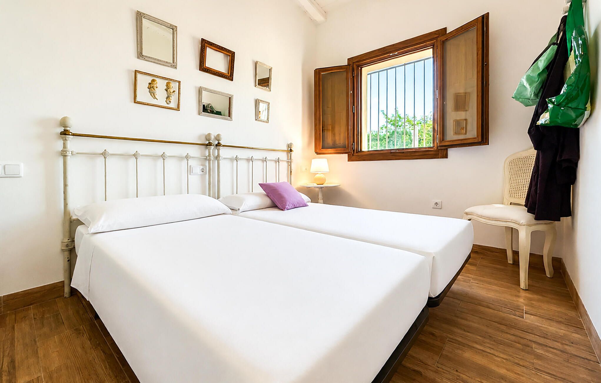 3 chambres, fer et planche à repasser, Wi-Fi gratuit