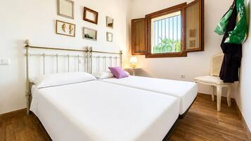 3 chambres, fer et planche à repasser, Wi-Fi gratuit