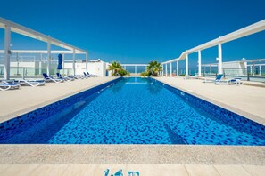 Pool - Island Sands Studio at Pacific (Jazeerat Al Marjan)