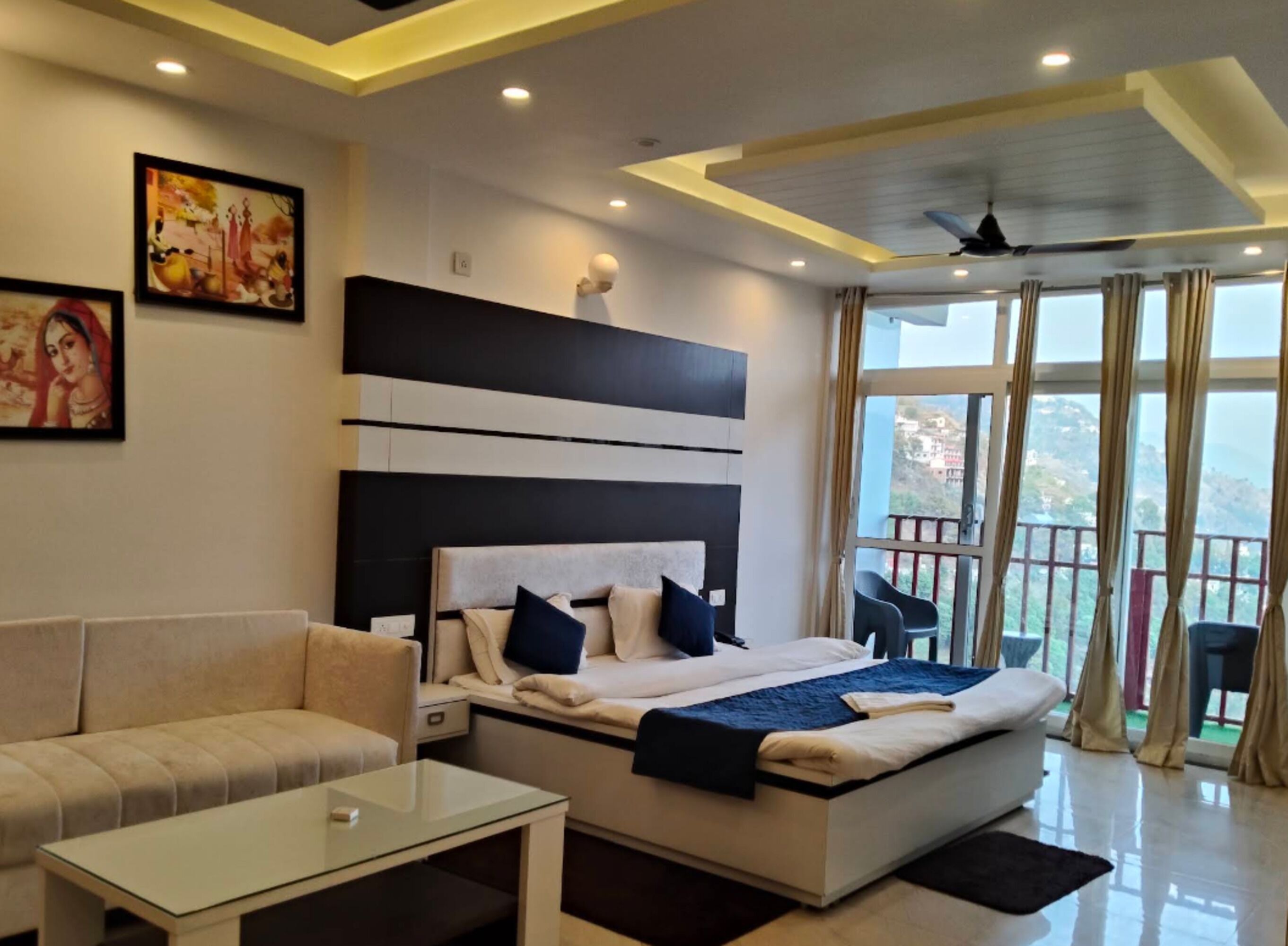 Kahden hengen superior-huone, vuoristonäköala | Työpöytä, äänieristys, silitysrauta/-lauta, ilmainen Wi-Fi