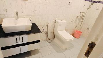 Superior Double Room, Mountain View | Bathroom | Shower, free toiletries, towels