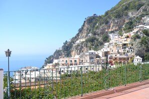 Property grounds - Positano Center, Large terrace sea view- 2 bedroom, 2 bathroom - Guest 4+2 (Positano)