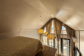 Family Villa, Sea View | Blackout curtains, iron/ironing board, free WiFi