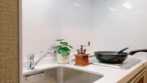 Electric kettle - CHUAN HOUSE Dotonbori (Osaka)