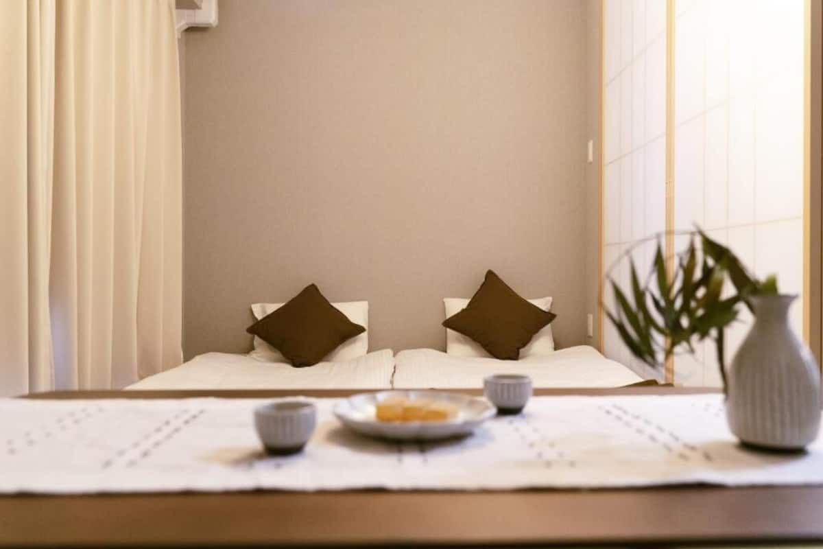 Phòng dành cho gia đình, không hút thuốc, quang cảnh thành phố | Màn/rèm cản sáng, phòng cách âm, bàn ủi/dụng cụ ủi quần áo