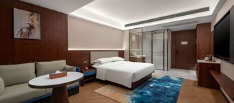 Days Hotel by Wyndham Fuyang Linquan