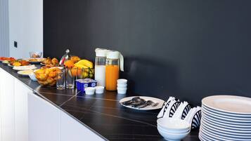 Free daily cooked-to-order breakfast