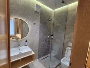 Double or Twin Room | Bathroom | Shower, hair dryer, slippers, towels - Mece Hotel (Tirana)