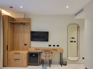 Standard Triple Room | Interior - Mece Hotel (Tirana)