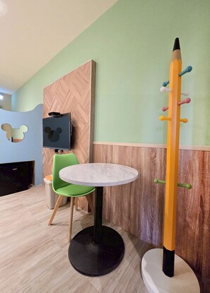 Chambre Quadruple Galerie, balcon | Restauration