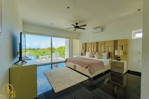 Tabla de planchar con plancha, wifi y ropa de cama 