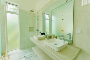 Shower, soap - Villas Agua Dulce - Villa Fortuna (Sosua)