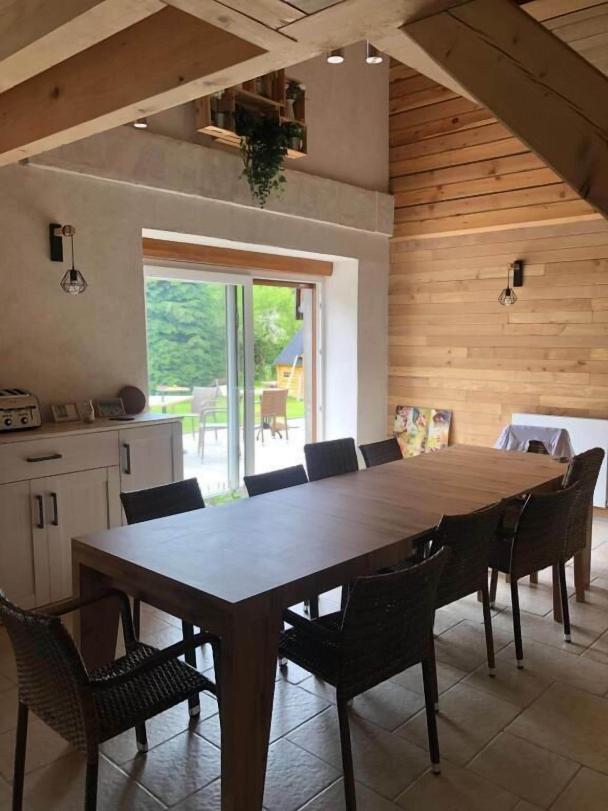 Deluxe Double Room | Dining