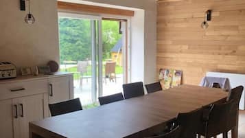 Deluxe Double Room | Dining