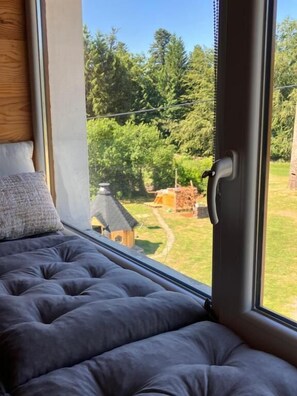 Chambre familiale, vue sur le jardin | Intérieur