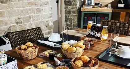 L HÎtel Enfoncé Chambres et table d HÎte