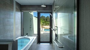 Bathroom - Feliz Villa Suite Irabu Island Nagahama Bay (Miyakojima)