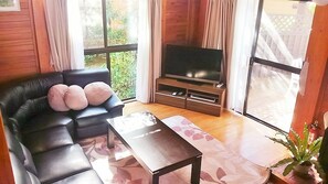 Living area - Cottage Forest Paradiso (Onna)