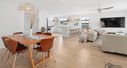 Elegant Beachside Retreat with Luxurious Amenities