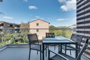 Outdoor dining - Professional living minutes from the city (Cremorne)