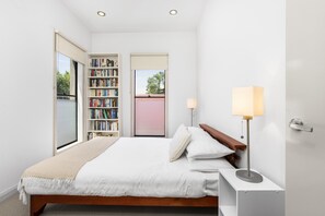 2 bedrooms, desk, iron/ironing board, bed sheets