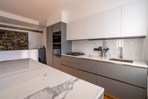 Fridge, microwave, oven, dishwasher - Apartment in Lenno  Lake Como (Lenno)