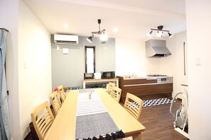 Dining - Akizero Onnason (Onna)