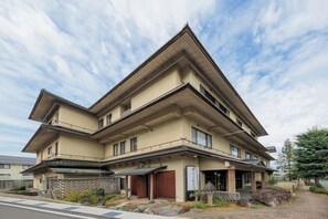Exterior - The Hotel Obuse (Obuse)