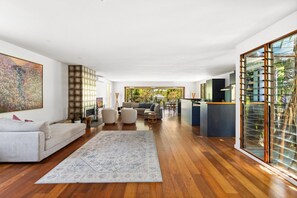Lobby - Elegant 3-Bed Home with Games Room (North Balgowlah)