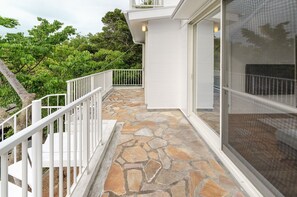 Exterior detail - Bay Coast Villa Susaki (Shimoda)