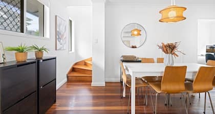 Spacious 3-Bed House in Leafy Paddington