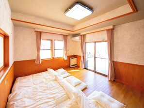 Desk - Moon Glow (Yamanakako)