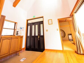 Interior - Moon Glow (Yamanakako)