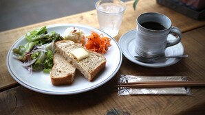 Thức ăn và đồ uống