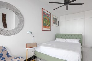 2 bedrooms, iron/ironing board, internet, bed sheets