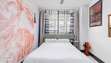 2 bedrooms, iron/ironing board, Internet, bed sheets