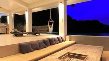 Tempat makan outdoor