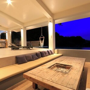 Outdoor dining - Marinx Poolvilla Nakandakari (Nanjo)