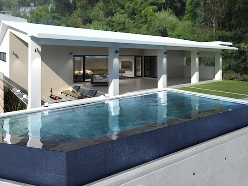 Marinx Poolvilla Nakandakari
