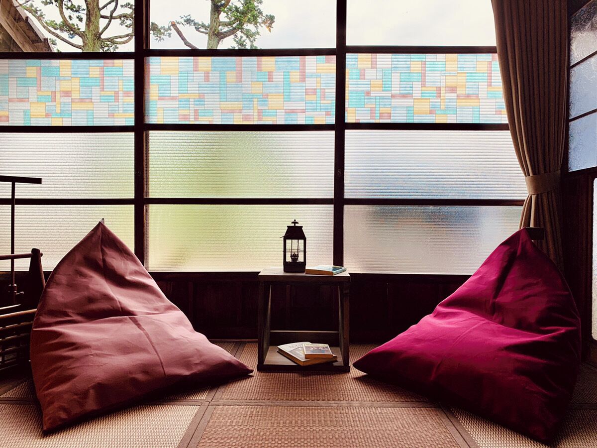 المنشأة من الداخل