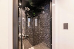 Bathroom - Heath Maehama (Miyakojima)