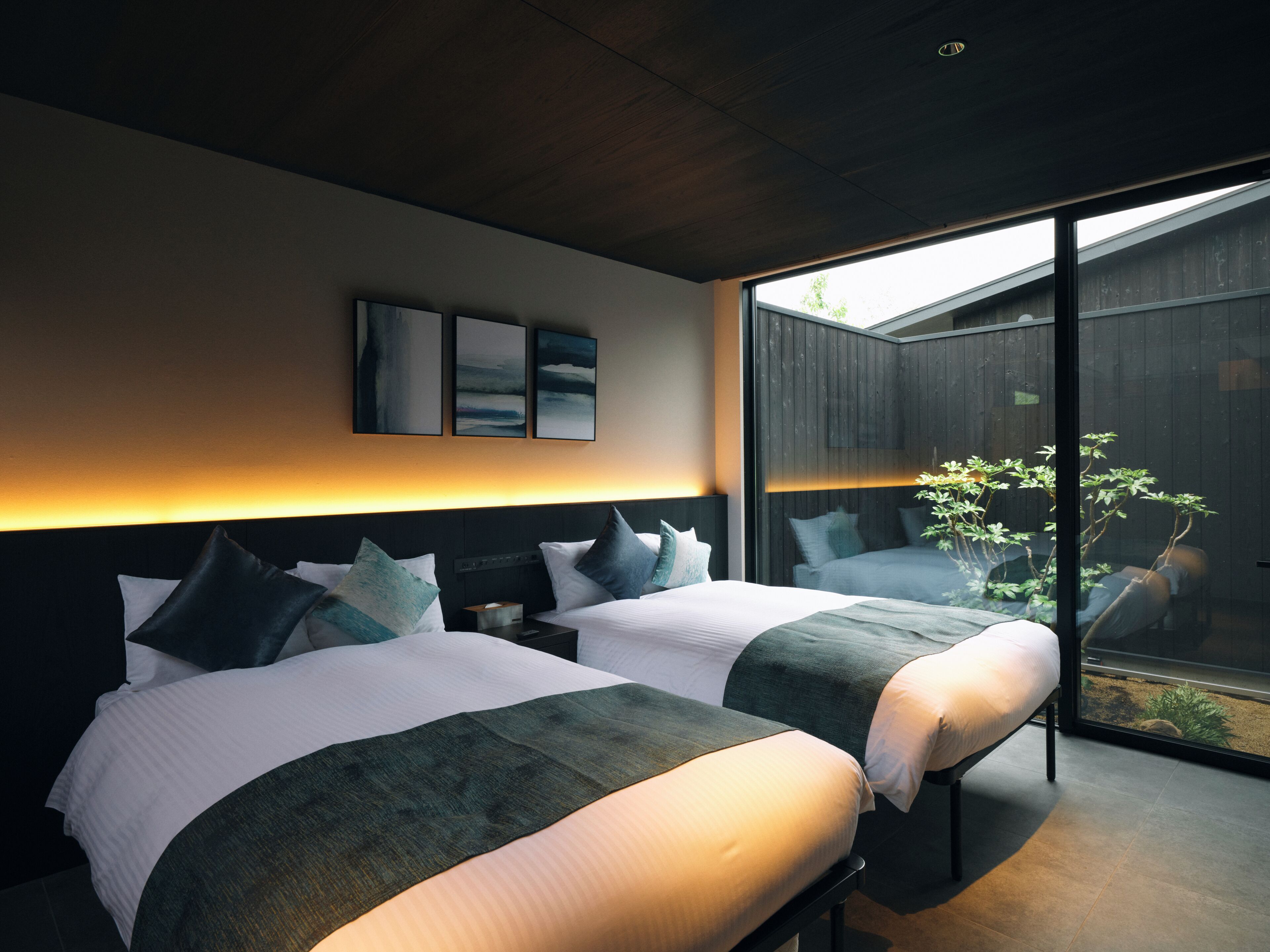 Luxury Villa, Pets allowed | Free minibar, in-room safe, blackout curtains, free WiFi