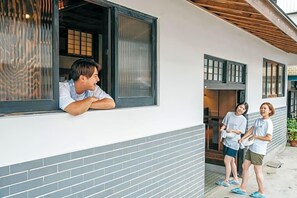 Lobby - Yado Charinko (Gose)