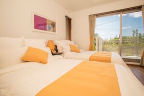 Iron/ironing board - K's Casa Onna Village (Onna)