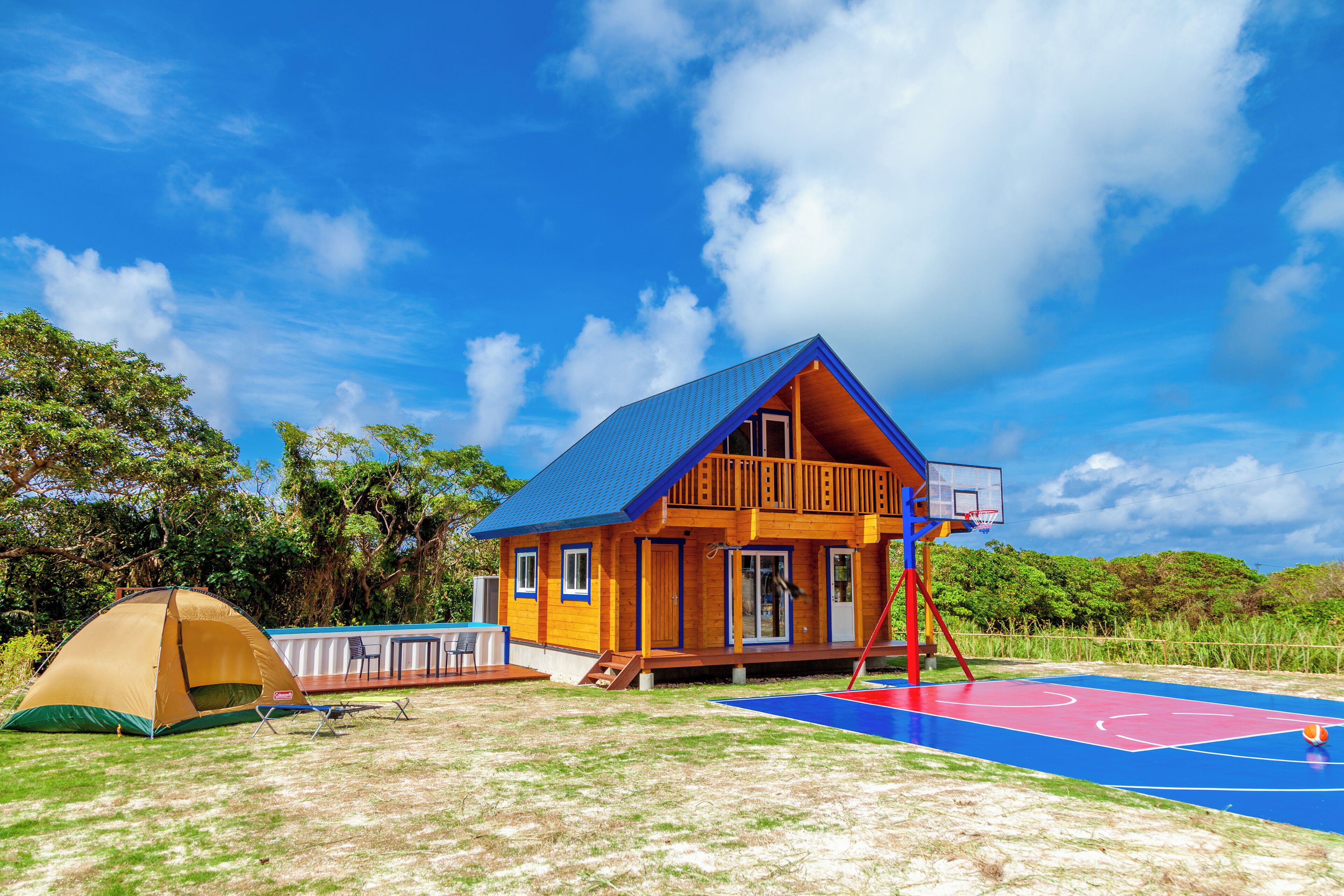 المنشأة من الخارج